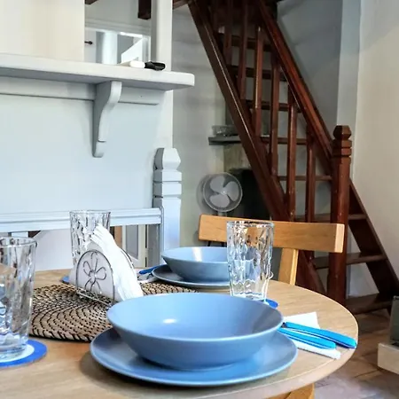 Appartement Cozy In Center Symi